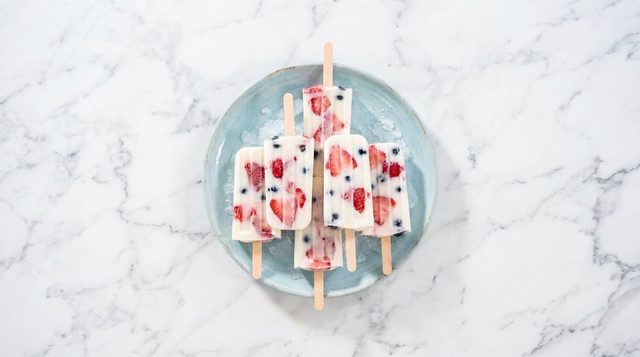 Frozen Yoghurt Lollies with Fruit